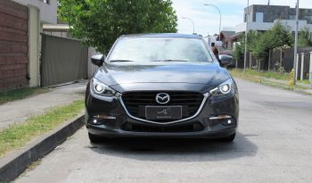 Mazda 3 lleno