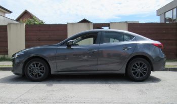 Mazda 3 lleno